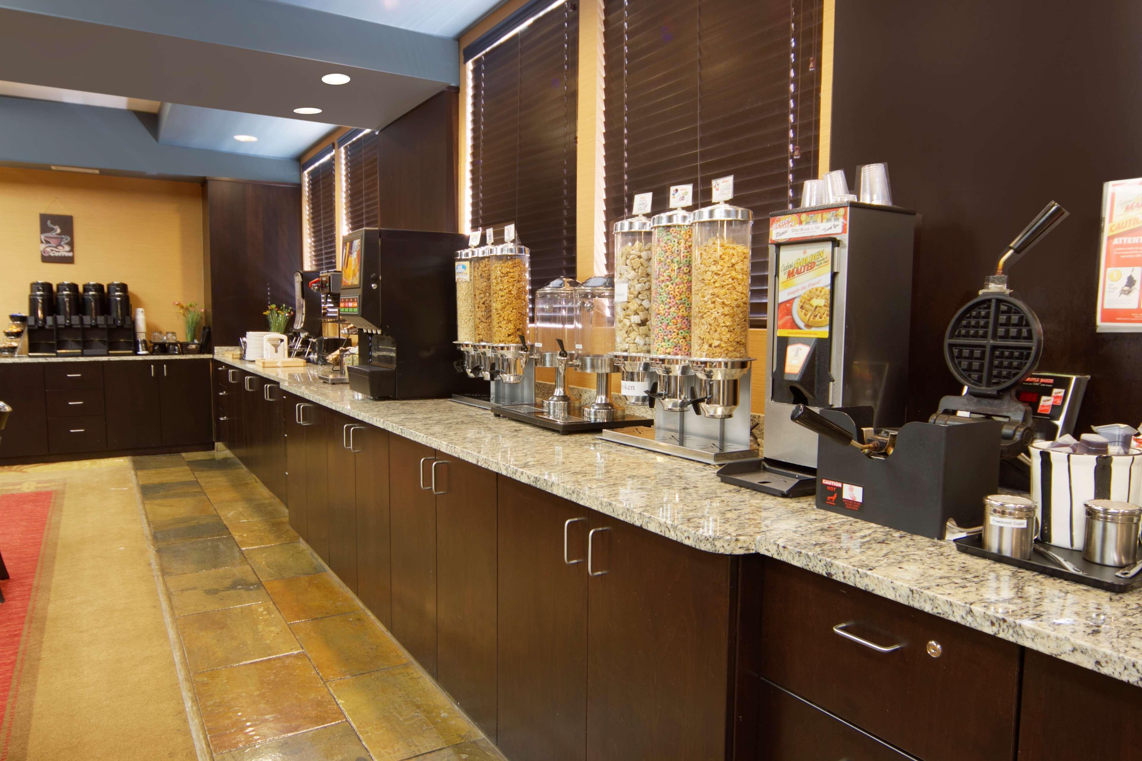 Best Western Bonnyville Inn & Suites Exteriér fotografie